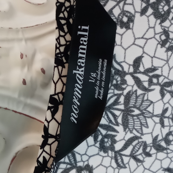 NORMA KAMALI Lace Design Top - Picture 5 of 8